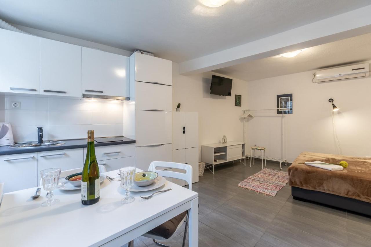 Apartments Sonja Пучишча Екстериор снимка