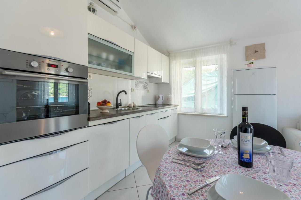 Apartments Sonja Пучишча Екстериор снимка
